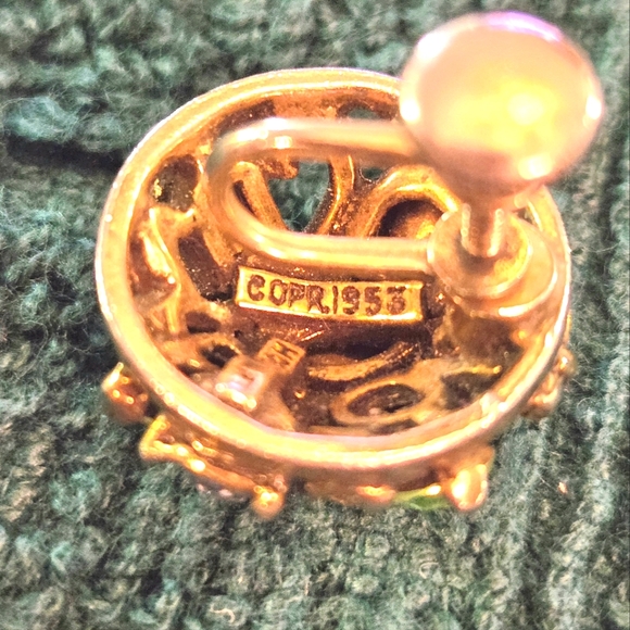 Hollycraft Signed VTG 1953 Multicolored Pastel Rhinestone Screw Back Earrings - Picture 11 of 12